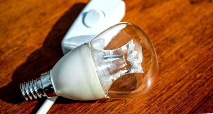 Saving electricity in the home